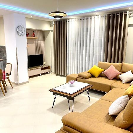 Queen Isabella Premium Hotel Vlorë Buitenkant foto