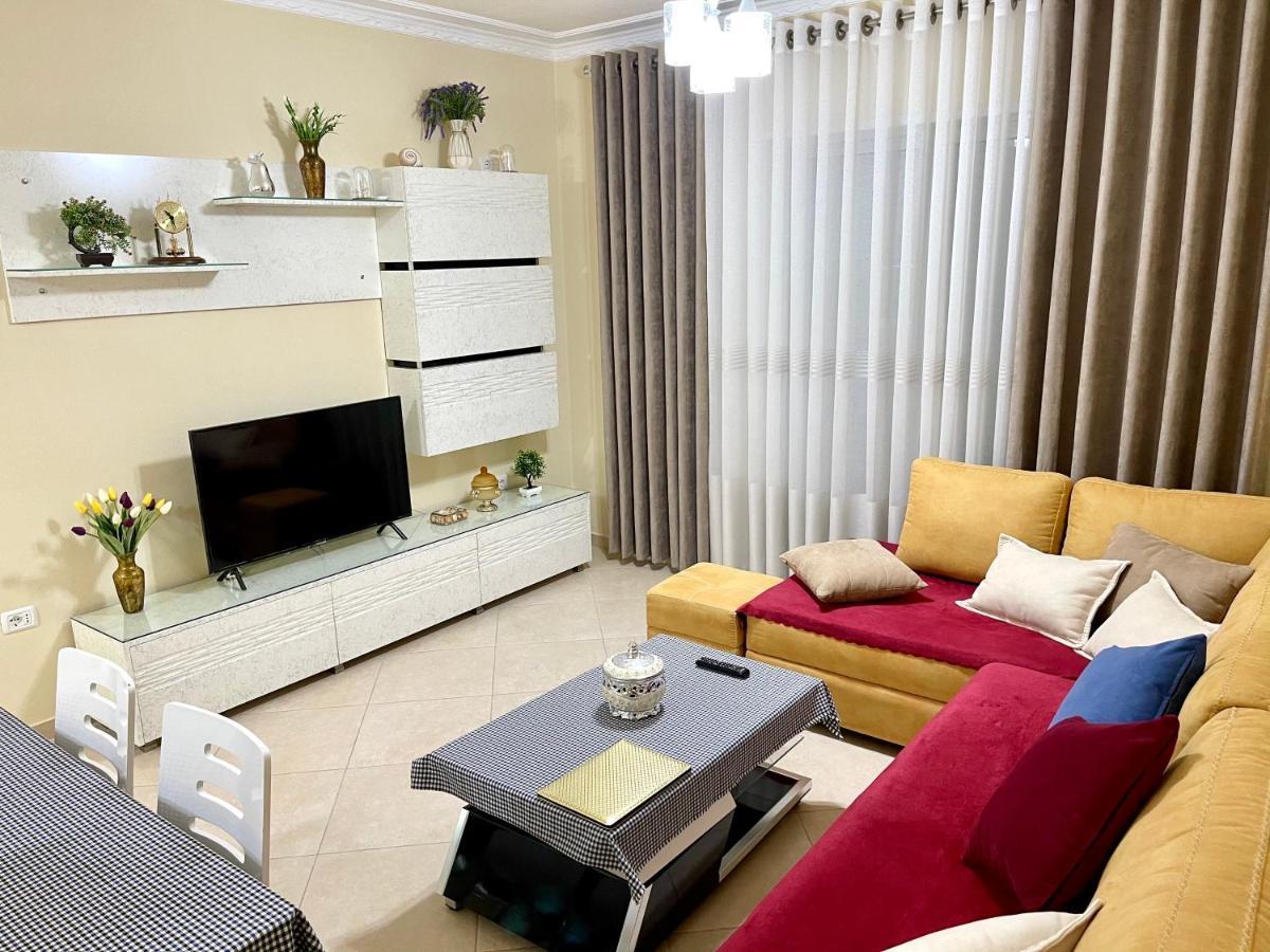 Queen Isabella Premium Hotel Vlorë Buitenkant foto
