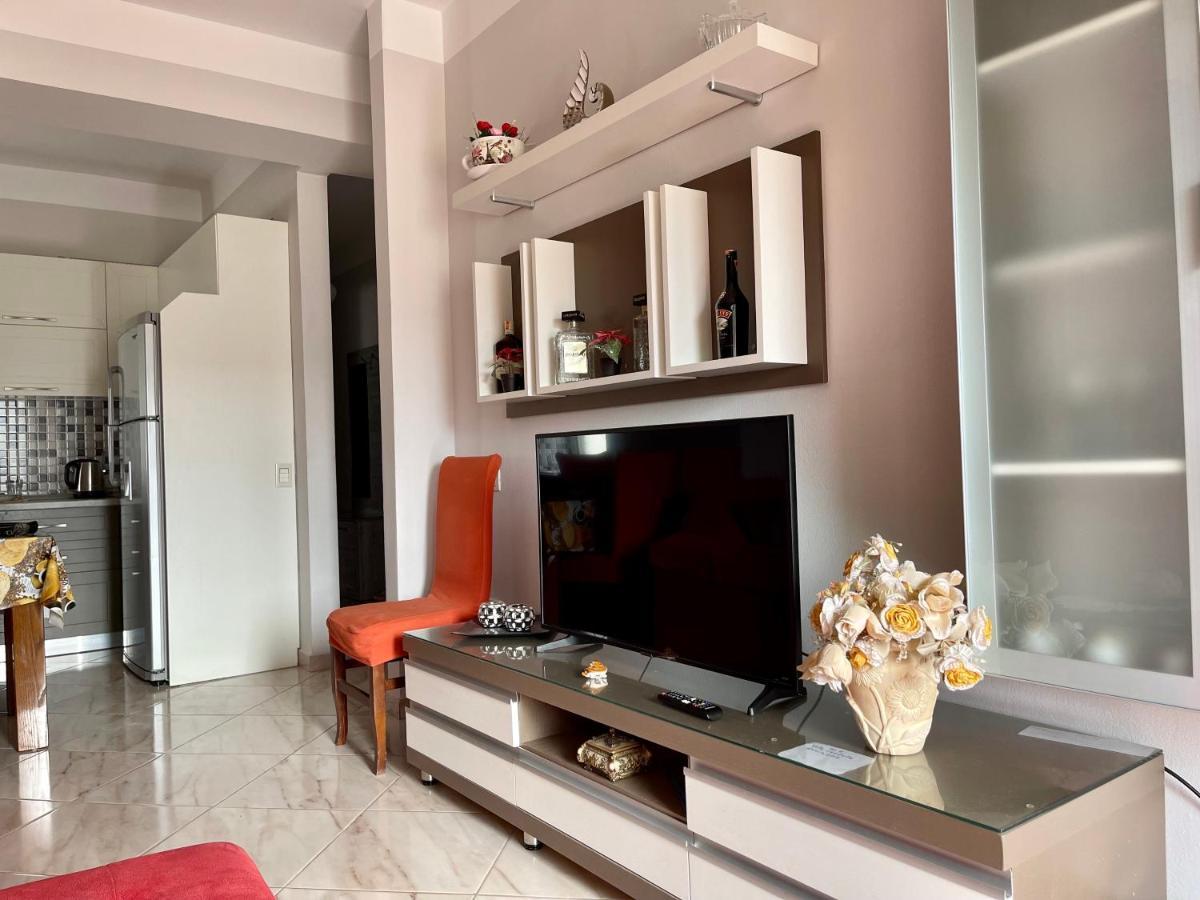 Queen Isabella Premium Hotel Vlorë Buitenkant foto
