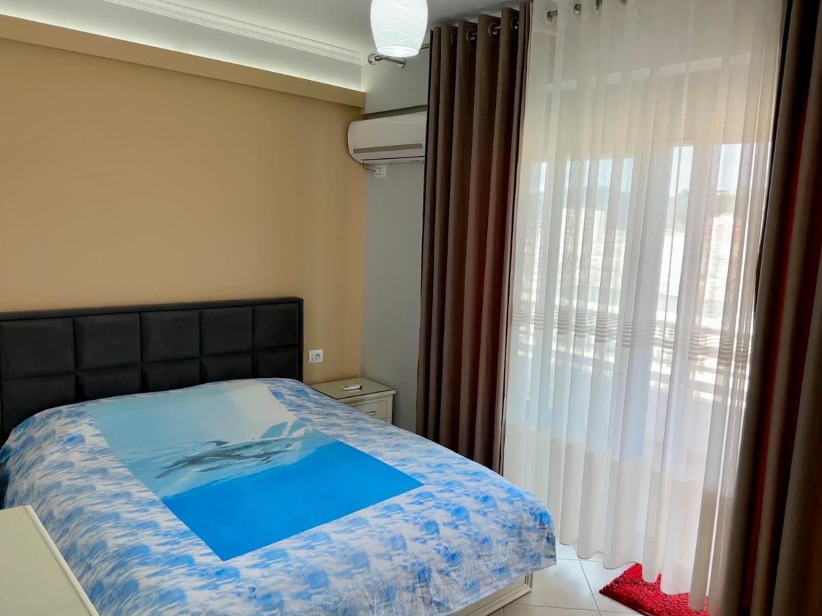 Queen Isabella Premium Hotel Vlorë Buitenkant foto
