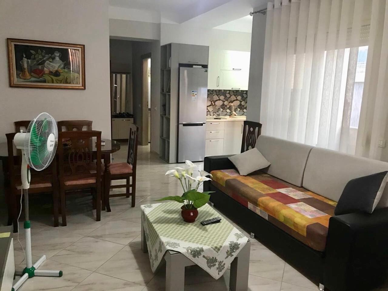 Queen Isabella Premium Hotel Vlorë Kamer foto