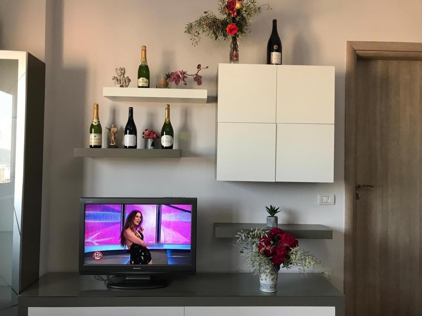 Queen Isabella Premium Hotel Vlorë Kamer foto
